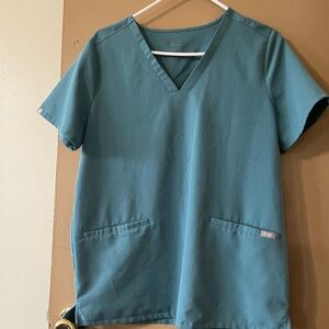 Figs women’s Casma Hydrogreen scrub top. Size M. Worn a few times